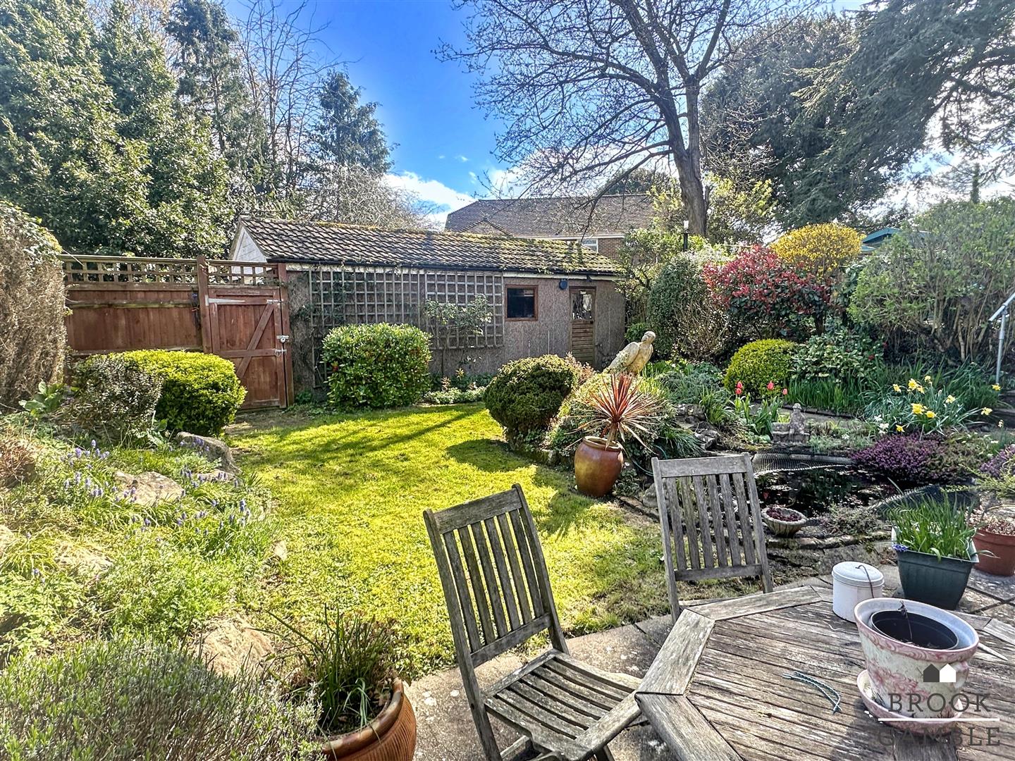2 Bedroom House. Church Street in Eastbourne,  26